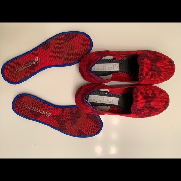 Red Camo Rothys -1 - Picture 2 of 4